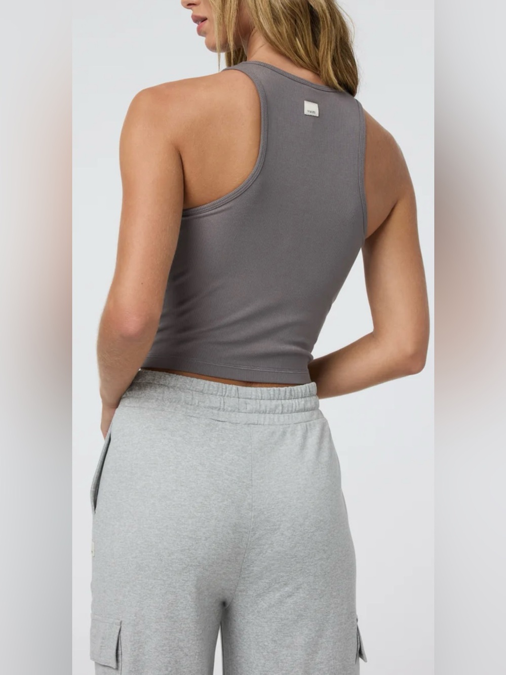 Vuori Pose Plyo Built-In Bra Cropped Tank Top Soft Rib Knit In Chia Size S - Picture 2 of 14